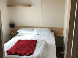 Beachside Holiday Park - Holiday Accommodation 10605 - Somerset & Wiltshire - 1184937 - thumbnail photo 6