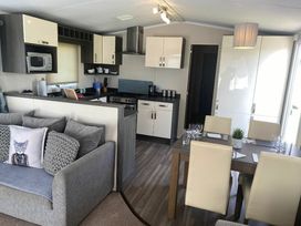 Church Farm Holiday Village - Holiday Accommodation 10617 - Hampshire - 1184938 - thumbnail photo 3