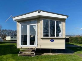 Church Farm Holiday Village - Holiday Accommodation 10617 - Hampshire - 1184938 - thumbnail photo 10