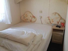Millers Cottage Caravan Park - Holiday Accommodation 10623 - North Wales - 1184940 - thumbnail photo 8