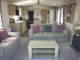 Hoburne Cotswolds - Holiday Accommodation 10633 - Somerset & Wiltshire - 1184942 - thumbnail photo 13