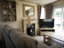 Hoburne Cotswolds - Holiday Accommodation 10633 - Somerset & Wiltshire - 1184942 - thumbnail photo 15