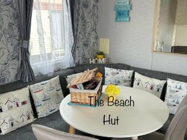 Lyons Robin Hood - Holiday Accommodation 10634 - North Wales - 1184943 - thumbnail photo 10