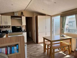 Pinewoods Holiday Park - Holiday Accommodation 10664 - Norfolk - 1184949 - thumbnail photo 4