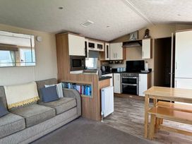 Pinewoods Holiday Park - Holiday Accommodation 10664 - Norfolk - 1184949 - thumbnail photo 5
