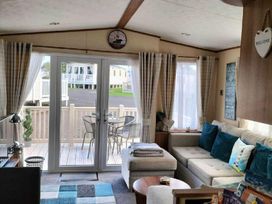 Primrose Valley Holiday Park - Holiday Accommodation 10727 - North Yorkshire (incl. Whitby) - 1184951 - thumbnail photo 7