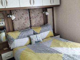 Primrose Valley Holiday Park - Holiday Accommodation 10727 - North Yorkshire (incl. Whitby) - 1184951 - thumbnail photo 12
