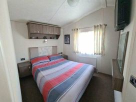 Waterside, Paignton - Holiday Accommodation 10728 - Devon - 1184952 - thumbnail photo 9