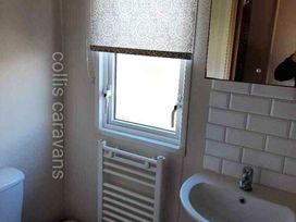 Blue Dolphin Holiday Park - Holiday Accommodation 10737 - North Yorkshire (incl. Whitby) - 1184954 - thumbnail photo 8