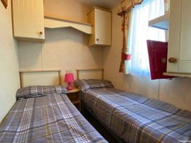 Primrose Valley Holiday Park - Holiday Accommodation 10752 - North Yorkshire (incl. Whitby) - 1184956 - thumbnail photo 13