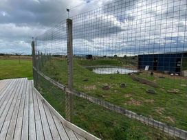 Silverhill (private land) - Holiday Accommodation 10754 - South Wales - 1184957 - thumbnail photo 6
