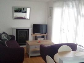 Hoburne Cotswolds - Holiday Accommodation 10757 - Somerset & Wiltshire - 1184958 - thumbnail photo 3