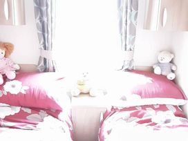 Primrose Valley Holiday Park - Holiday Accommodation 10765 - North Yorkshire (incl. Whitby) - 1184959 - thumbnail photo 3