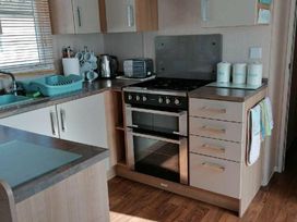 Primrose Valley Holiday Park - Holiday Accommodation 10765 - North Yorkshire (incl. Whitby) - 1184959 - thumbnail photo 7