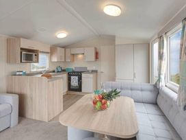 Herons Mead Caravan Park - Holiday Accommodation 10844 - Lincolnshire - 1184973 - thumbnail photo 2