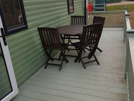 Herons Mead Caravan Park - Holiday Accommodation 10844 - Lincolnshire - 1184973 - thumbnail photo 12