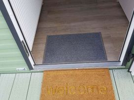 Herons Mead Caravan Park - Holiday Accommodation 10844 - Lincolnshire - 1184973 - thumbnail photo 13