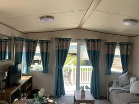 Cayton Bay Caravan Park - Holiday Accommodation 10845 - North Yorkshire (incl. Whitby) - 1184974 - thumbnail photo 2