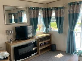 Cayton Bay Caravan Park - Holiday Accommodation 10845 - North Yorkshire (incl. Whitby) - 1184974 - thumbnail photo 3