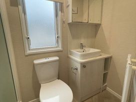 Hafan y Mor Haven - Holiday Accommodation 11037 - North Wales - 1184995 - thumbnail photo 9