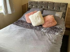 Primrose Valley Holiday Park - Holiday Accommodation 11052 - North Yorkshire (incl. Whitby) - 1184996 - thumbnail photo 9