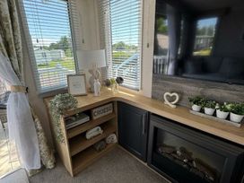Hafan y Mor Haven - Holiday Accommodation 11083 - North Wales - 1185001 - thumbnail photo 3
