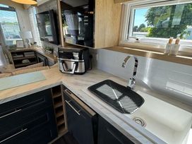 Hafan y Mor Haven - Holiday Accommodation 11083 - North Wales - 1185001 - thumbnail photo 6