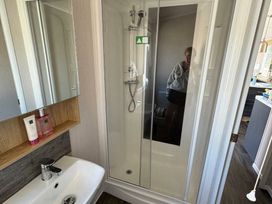 Hafan y Mor Haven - Holiday Accommodation 11083 - North Wales - 1185001 - thumbnail photo 7