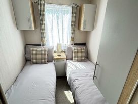 Hafan y Mor Haven - Holiday Accommodation 11083 - North Wales - 1185001 - thumbnail photo 8