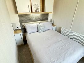 Hafan y Mor Haven - Holiday Accommodation 11083 - North Wales - 1185001 - thumbnail photo 11