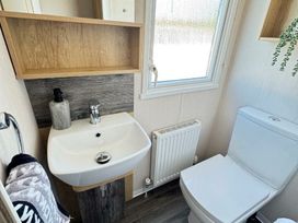 Hafan y Mor Haven - Holiday Accommodation 11083 - North Wales - 1185001 - thumbnail photo 12