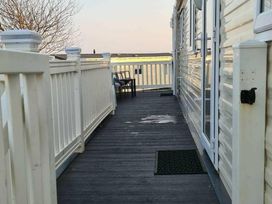 Devon Cliffs Holiday Park - Holiday Accommodation 11126 - Devon - 1185006 - thumbnail photo 4