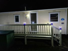 Devon Cliffs Holiday Park - Holiday Accommodation 11126 - Devon - 1185006 - thumbnail photo 6