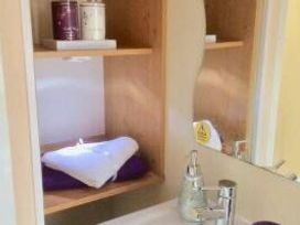 Happy Days Caravan Park - Holiday Accommodation 11127 - North Wales - 1185007 - thumbnail photo 8