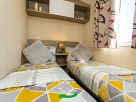 Tattershall Lakes Country Park - Holiday Accommodation 11157 - Lincolnshire - 1185014 - thumbnail photo 9