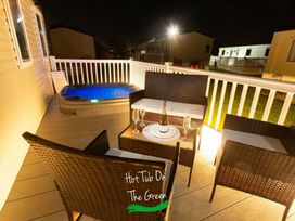 Tattershall Lakes Country Park - Holiday Accommodation 11157 - Lincolnshire - 1185014 - thumbnail photo 14