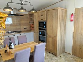 Marton Mere Holiday Village - Holiday Accommodation 11190 - Lake District - 1185018 - thumbnail photo 5