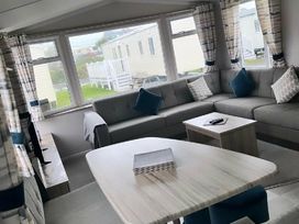 Trecco Bay - Holiday Accommodation 11217 - Somerset & Wiltshire - 1185023 - thumbnail photo 3