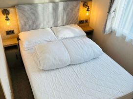 Dyffryn Seaside Estate - Holiday Accommodation 11228 - Mid Wales - 1185026 - thumbnail photo 4
