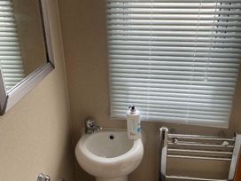 Marton Mere Holiday Village - Holiday Accommodation 11240 - Lake District - 1185027 - thumbnail photo 12
