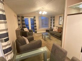 Naze Marine Holiday Park - Holiday Accommodation 11257 - Suffolk & Essex - 1185031 - thumbnail photo 2