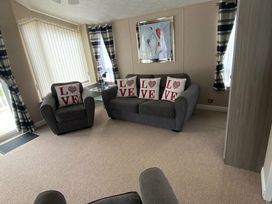 Naze Marine Holiday Park - Holiday Accommodation 11257 - Suffolk & Essex - 1185031 - thumbnail photo 4