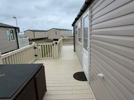 Skipsea Sands Holiday Park - Holiday Accommodation 11304 - North Yorkshire (incl. Whitby) - 1185035 - thumbnail photo 2