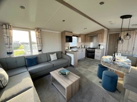 Skipsea Sands Holiday Park - Holiday Accommodation 11304 - North Yorkshire (incl. Whitby) - 1185035 - thumbnail photo 7
