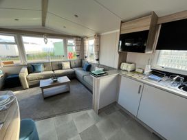 Skipsea Sands Holiday Park - Holiday Accommodation 11304 - North Yorkshire (incl. Whitby) - 1185035 - thumbnail photo 8