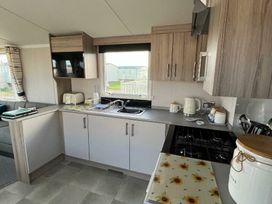 Skipsea Sands Holiday Park - Holiday Accommodation 11304 - North Yorkshire (incl. Whitby) - 1185035 - thumbnail photo 11