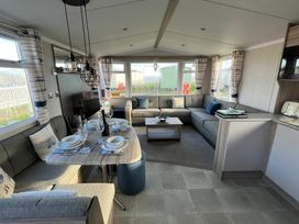 Skipsea Sands Holiday Park - Holiday Accommodation 11304 - North Yorkshire (incl. Whitby) - 1185035 - thumbnail photo 12