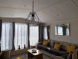 Cayton Bay Caravan Park - Holiday Accommodation 11337 - North Yorkshire (incl. Whitby) - 1185042 - thumbnail photo 3