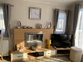 Cayton Bay Caravan Park - Holiday Accommodation 11337 - North Yorkshire (incl. Whitby) - 1185042 - thumbnail photo 5
