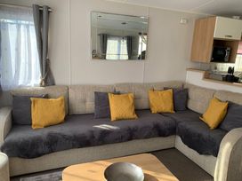 Cayton Bay Caravan Park - Holiday Accommodation 11337 - North Yorkshire (incl. Whitby) - 1185042 - thumbnail photo 6